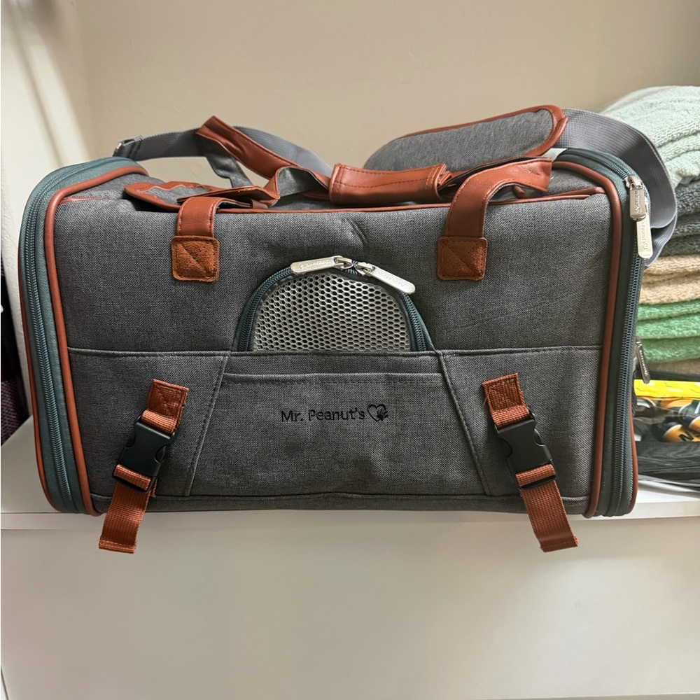 Mr. Peanut’s Gold Series Standard Size Airline Compliant Pet Carrier